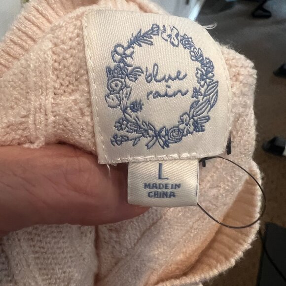 Francesca’s cropped sweater vest - Picture 3 of 4